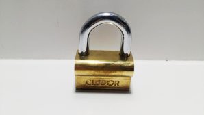 CADENAS LAITON JAUNE 55 MM VE