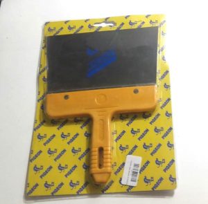 GRATTOIR AVEC MANCHE 18 PN