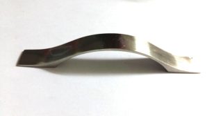 POIGNEE PLACARD CHROME MAT 96MM