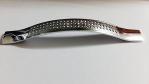 POIGNEE PLACARD CHROME BRILLANT 8038-128 MM