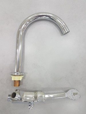 ROBINET PEDALE A BEC GX