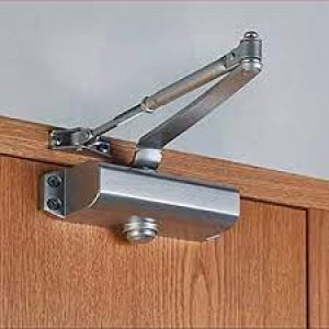28-FERME PORTE